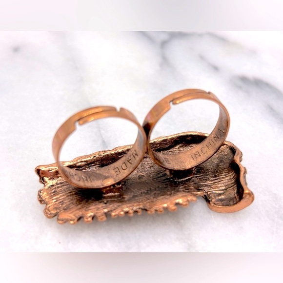 Antique Copper‎ Color SKULL & Feather Duo Finger/Knuckle Ring - Picture 4 of 4